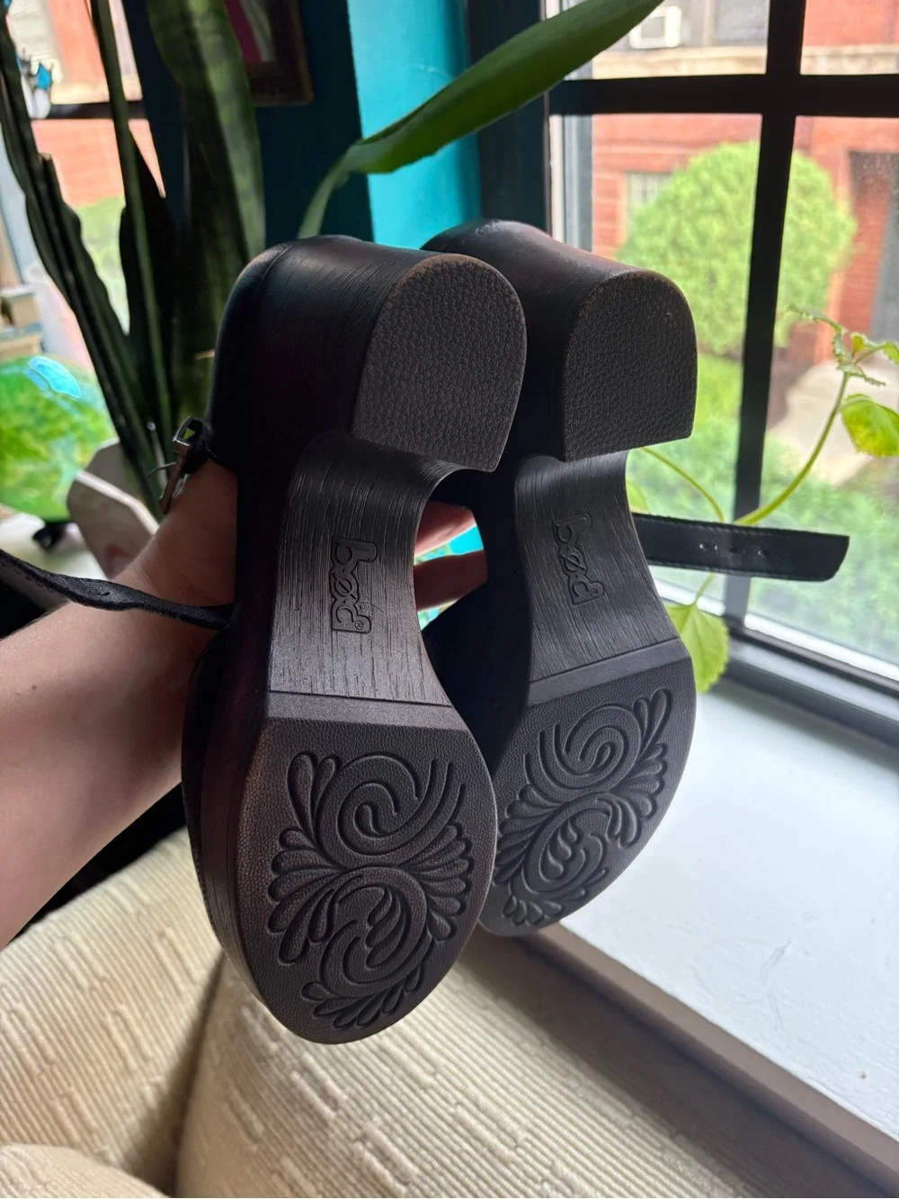 b.o.c. Black Perforated Gia wedges clogs size 9